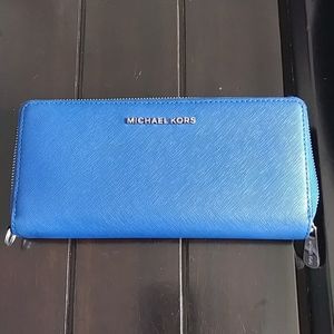 Michael Kors Jet Set Continental Wallet